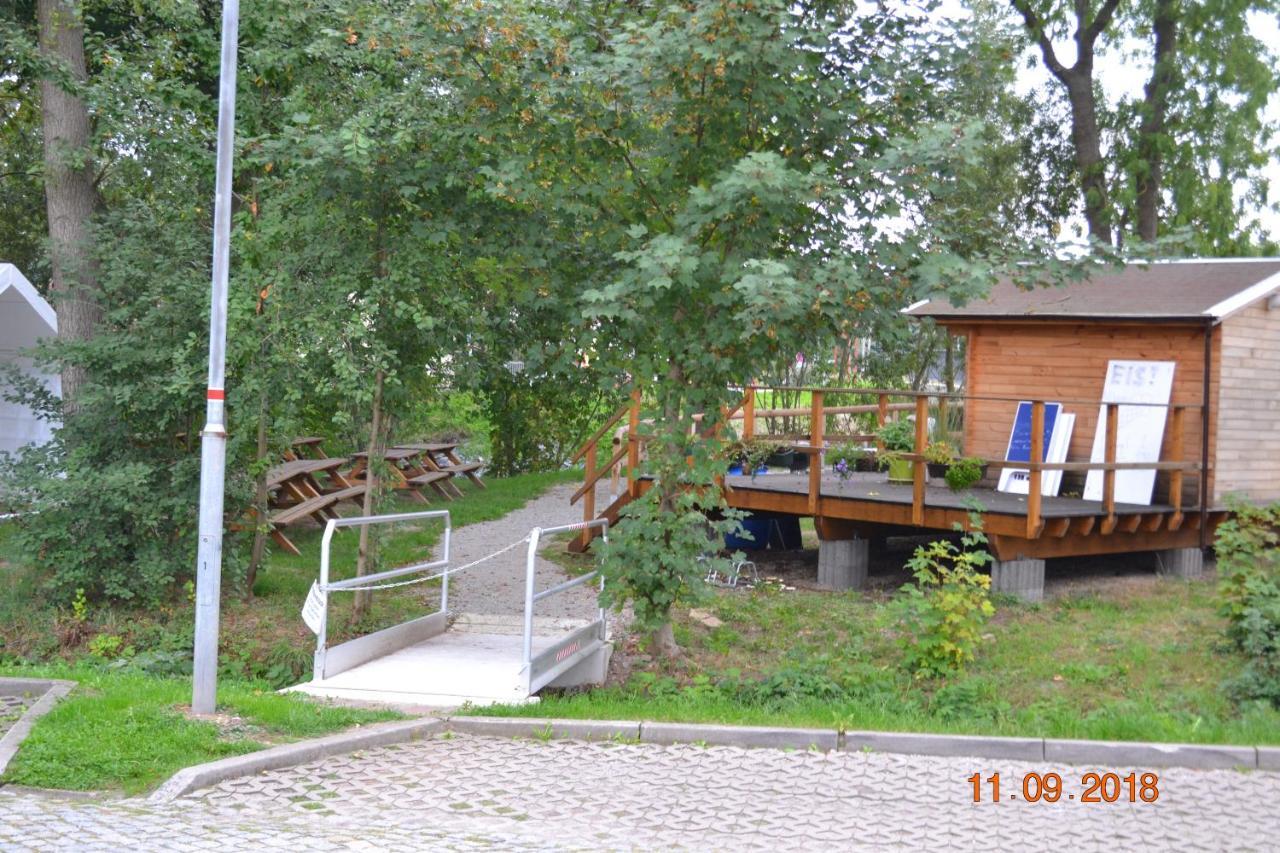 Landgasthaus Queen Victoria Stadtilm Exterior foto